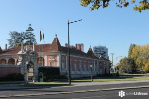 El <em>Palácio de Palhavã</em> y la <em>Praça de Espanha</em>