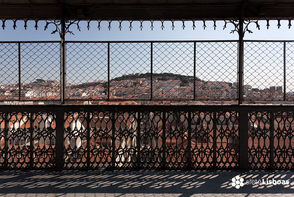 Imagen del castillo de São Jorge tomada desde el Elevador de Santa Justa, por el fotógrafo Diego Opazo y cedida a sieteLisboas.