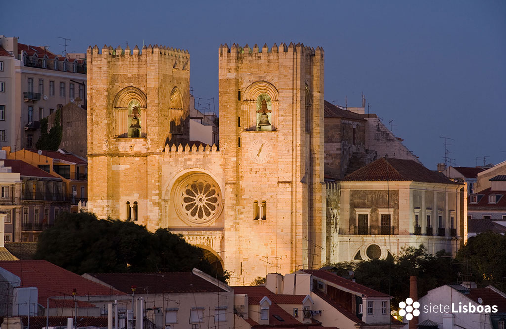 Imagen de la Catedral de Lisboa, la Sé, tomada por el fotógrafo Nuno Cardal, publicada en su libro 'Lisboa Panoramas' y cedida a sieteLisboas.