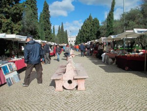 Imagen cedida del mercadillo de Belém, cedida por la Câmara Municipal de Lisboa.