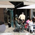 Fotografía de la estatua de Fernando Pessoa en 'A Brasileira' tomada por sieteLisboas.