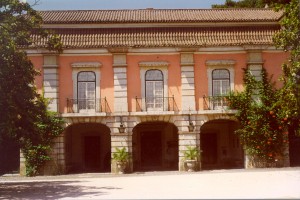 Museo Nacional del Traje (<em>Museu Nacional do Traje</em>)