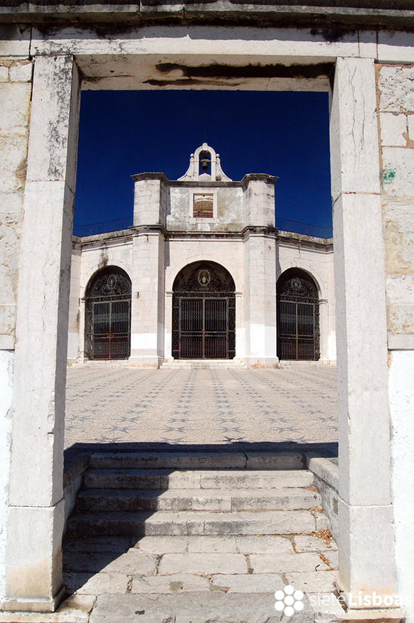 Fotografía de la entrada a la 'Capela de Santo Amaro', tomada por Antoaneta Roman y cedida a sieteLisboas.