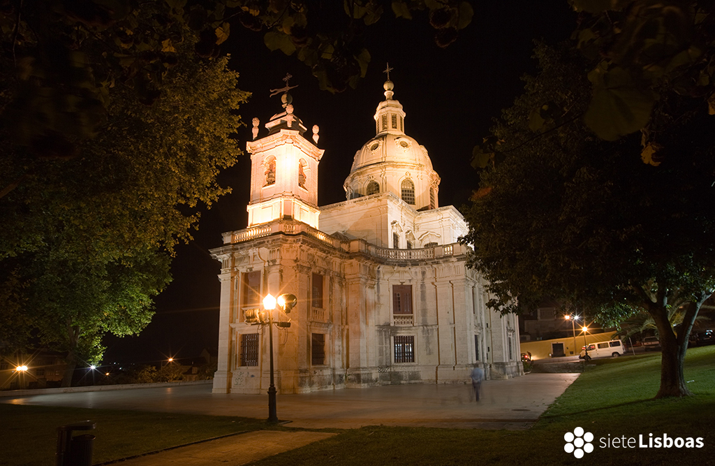 Imagen de la 'Igreja da Memória', tomada por el fotógrafo Nuno Cardal, publicada en su libro 'Lisboa Iluminada' y cedida a sieteLisboas.
